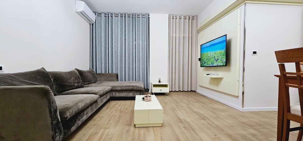 Discover Tirana From Our 3-Room Apartment With Free Parking-Komuna E Parisit Exterior photo